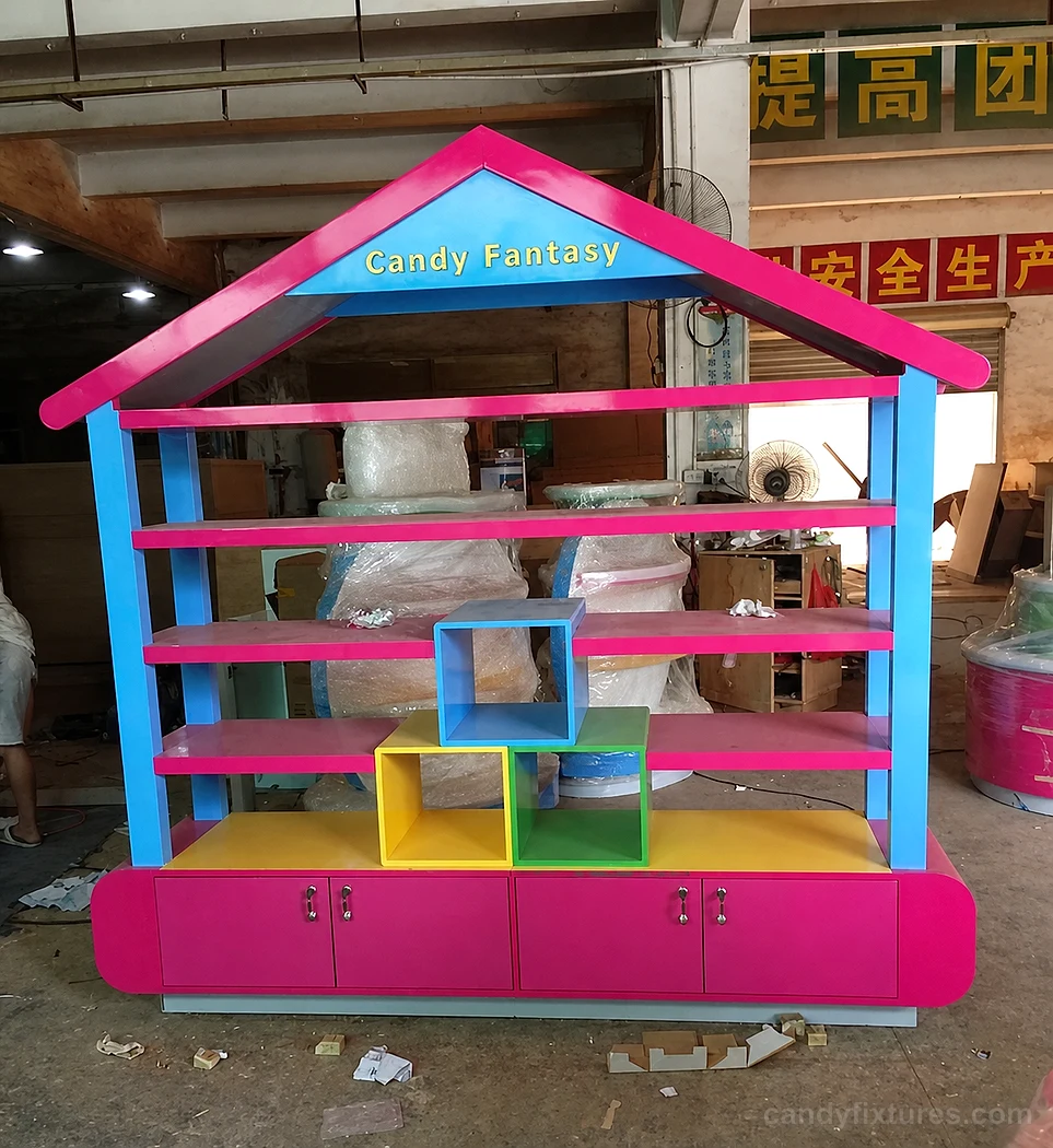 Small Candy & Gift & Chocolate Store Inside Layout and Display Furniture Design – Interior Store Design